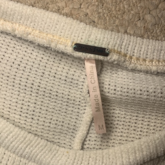 Poof sweater - Picture 3 of 4